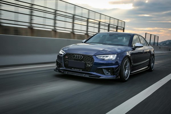 Quels sont les avantages des jantes en magnésium sur une moto sportive comme la Ducati Panigale V4 ?